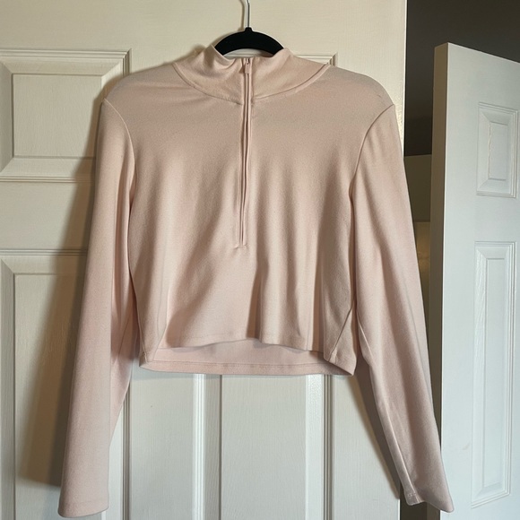 Aritzia 1/4 zip - Picture 1 of 3